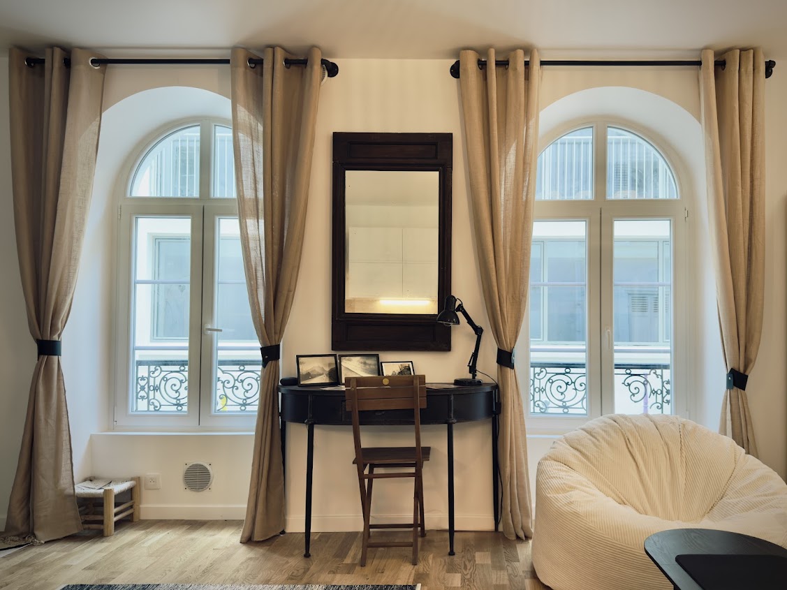 Vue de la fenêtre console - Villa Le Reliquaire
